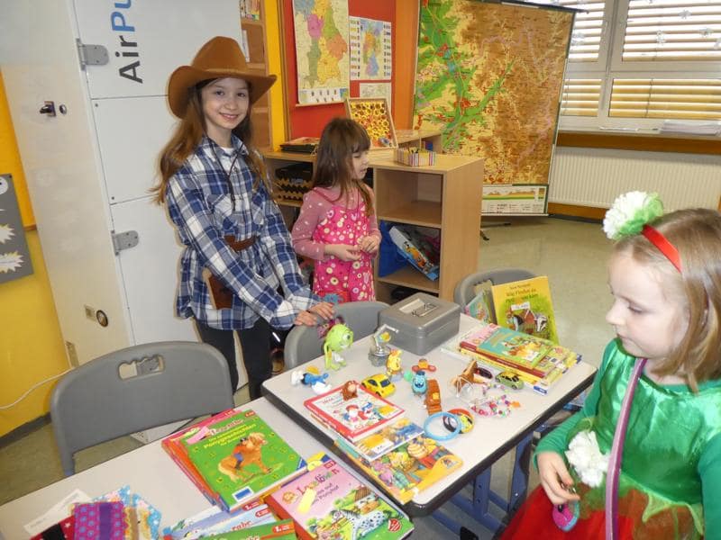 Stand mit Spielzeug