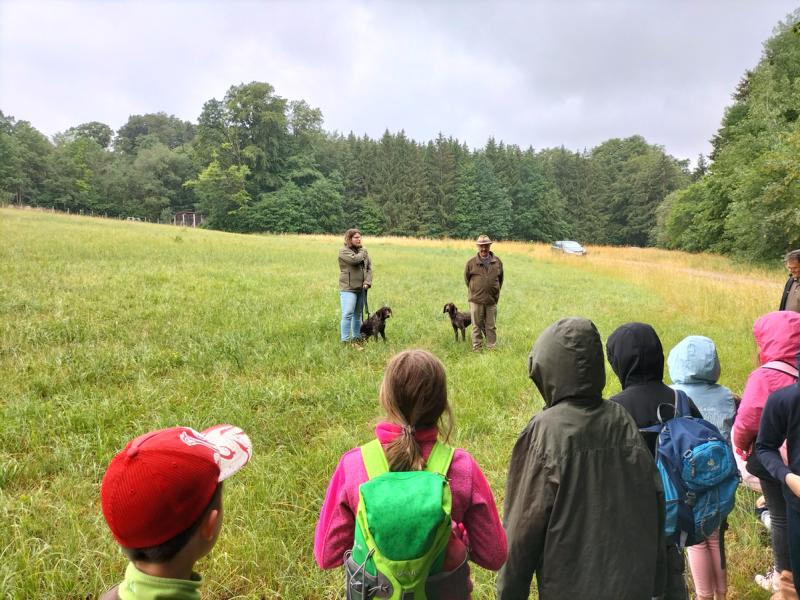 Mit den Jägern im Wald